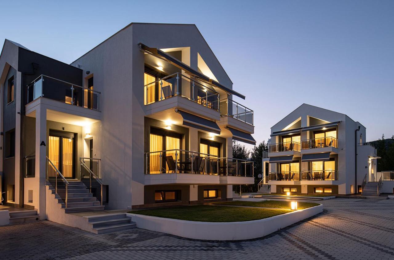 The Black Pearl Villas คาลามิตซี ภายนอก รูปภาพ